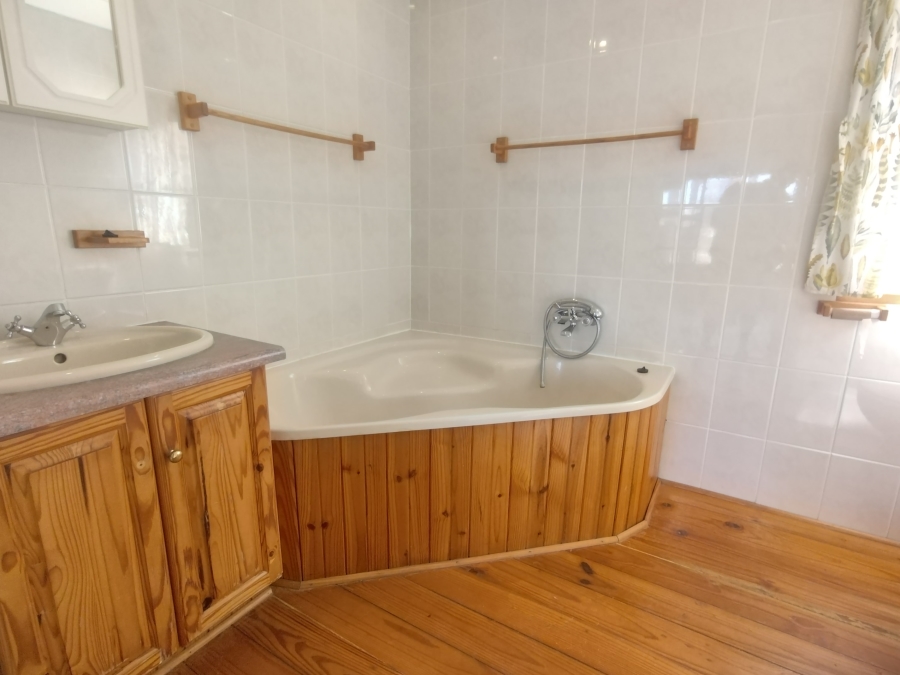 5 Bedroom Property for Sale in Kabeljauws Eastern Cape